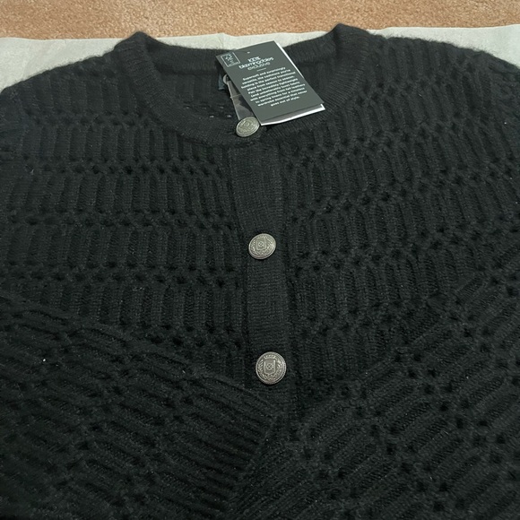 Bloomingdales’s Cashmere 2ply beautiful and very soft - Picture 3 of 16